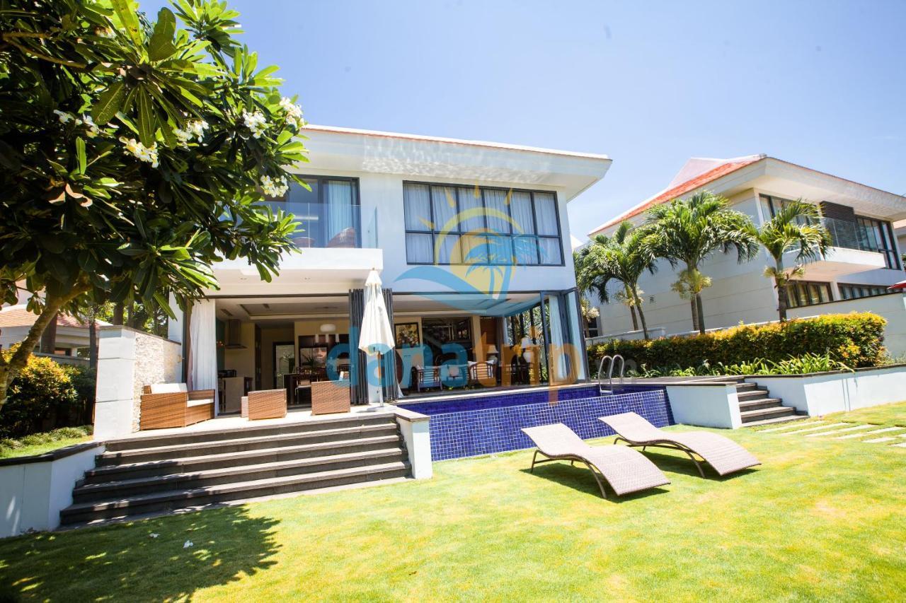 Deluxe Ocean Villa Along The Beach Da Nang Exterior photo