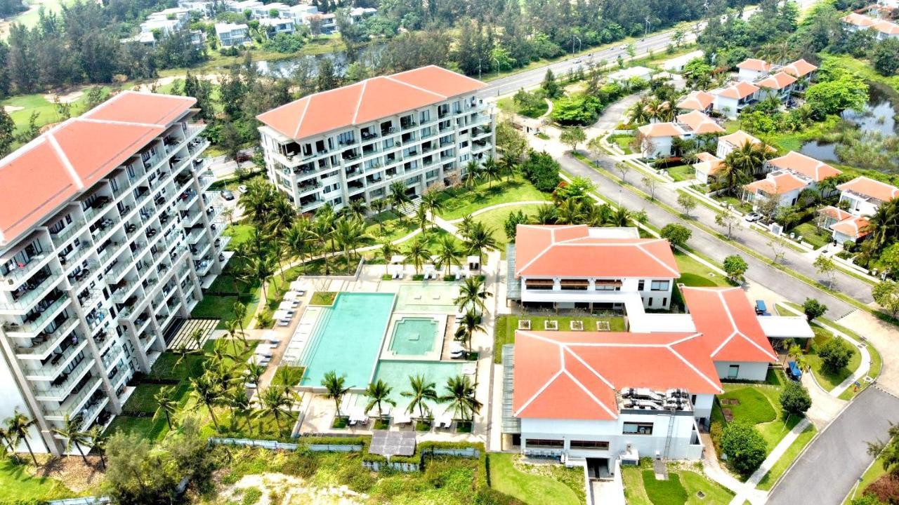 Deluxe Ocean Villa Along The Beach Da Nang Exterior photo